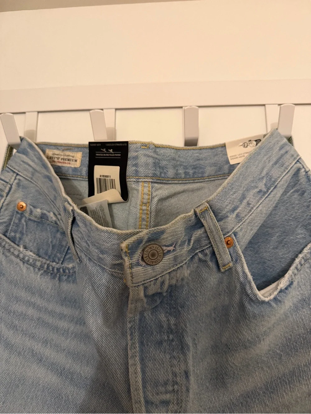 Levis flared fit